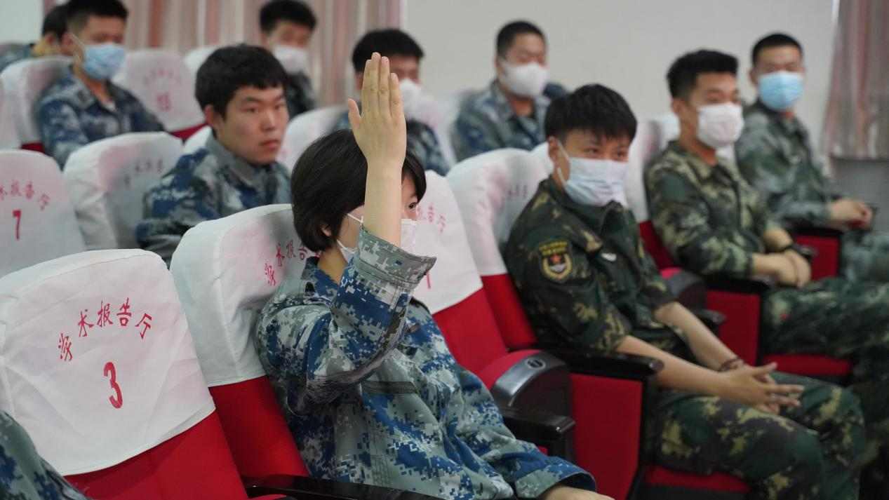 憶軍旅青春 走規(guī)劃人生——賀陽集團(tuán)退役軍人大學(xué)生人生規(guī)劃專題講座