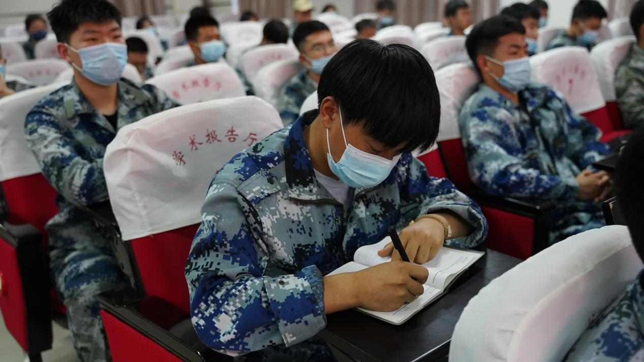 憶軍旅青春 走規(guī)劃人生——賀陽集團(tuán)退役軍人大學(xué)生人生規(guī)劃專題講座