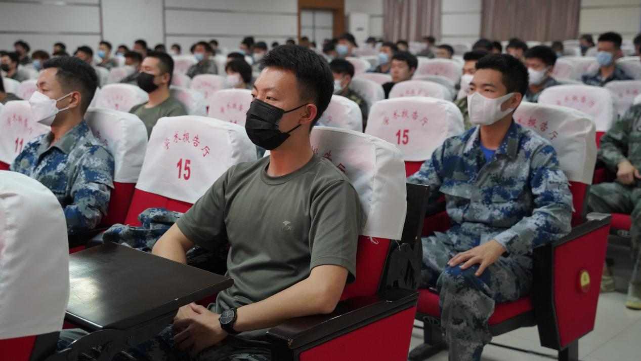 憶軍旅青春 走規(guī)劃人生——賀陽集團(tuán)退役軍人大學(xué)生人生規(guī)劃專題講座
