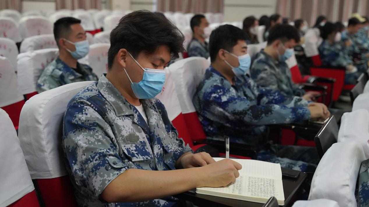 憶軍旅青春 走規(guī)劃人生——賀陽集團(tuán)退役軍人大學(xué)生人生規(guī)劃專題講座