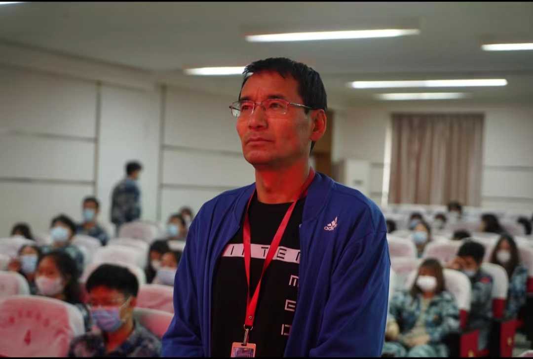 我校組織收聽(tīng)收看慶祝中國(guó)共青團(tuán)成立100周年大會(huì)上直播