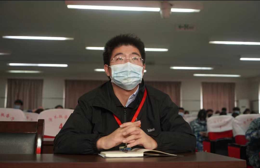 我校組織收聽(tīng)收看慶祝中國(guó)共青團(tuán)成立100周年大會(huì)上直播