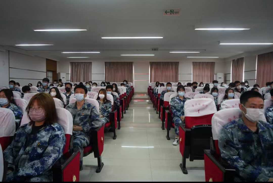 我校組織收聽(tīng)收看慶祝中國(guó)共青團(tuán)成立100周年大會(huì)上直播