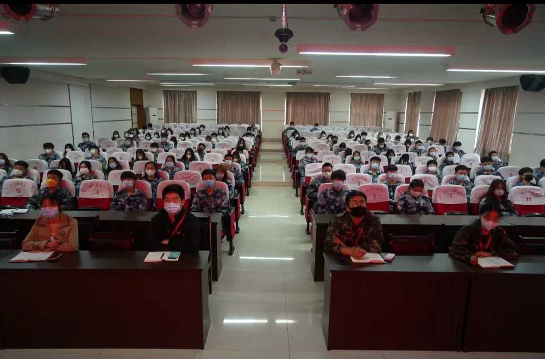 我校組織收聽(tīng)收看慶祝中國(guó)共青團(tuán)成立100周年大會(huì)上直播