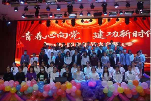 談一別奮斗路 聚四載同窗情 ——保定理工學(xué)院2022屆畢業(yè) 生歡送會(huì)