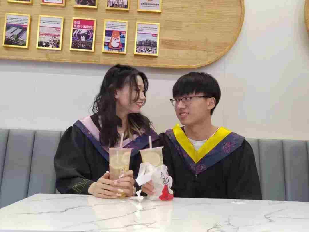 談一別奮斗路 聚四載同窗情 ——保定理工學(xué)院2022屆畢業(yè) 生歡送會(huì)