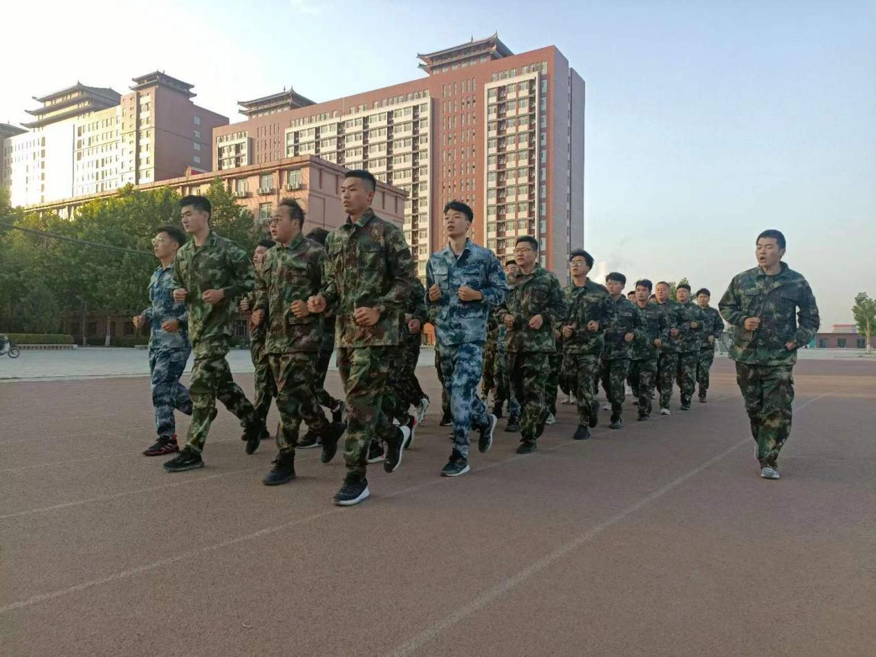 強(qiáng)化凝“新”聚力，賡續(xù)立德樹(shù)人——我?！皞鲙蛶А笔叫氯肼気o導(dǎo)員培訓(xùn)圓滿結(jié)束