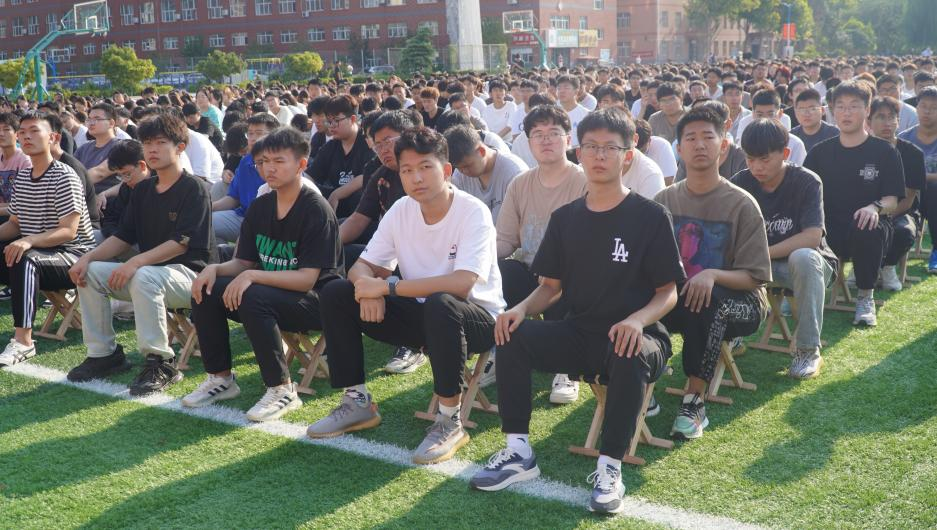 安全教育進(jìn)校園,開(kāi)啟人生第一課