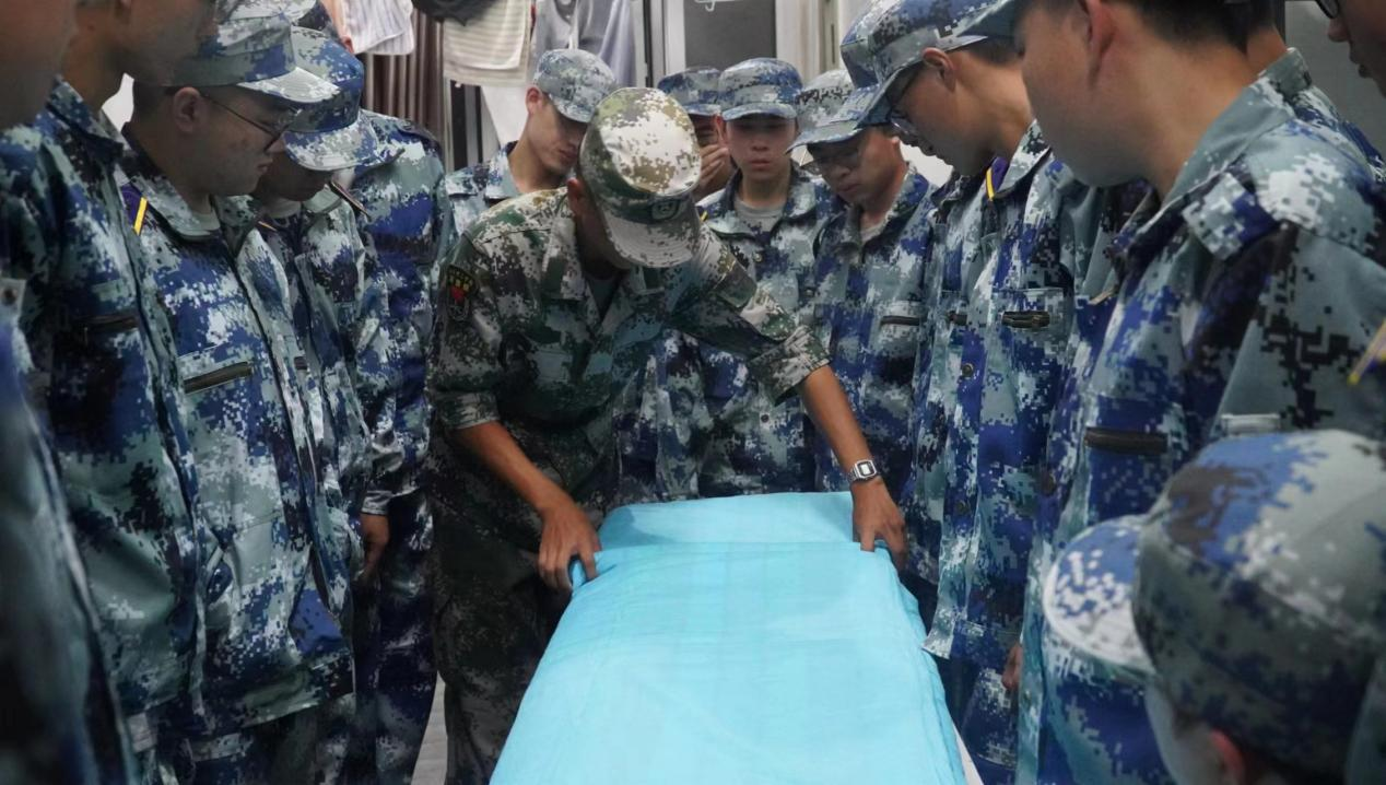 軍訓(xùn)簡(jiǎn)報(bào):軍訓(xùn)正當(dāng)時(shí),青春灑汗水