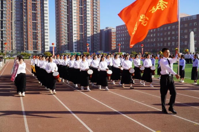 一起動感青春！保定理工學(xué)院2023年秋季運動會圓滿閉幕
