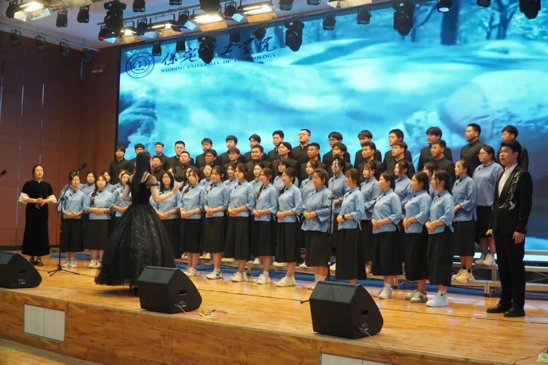 青春校園|“赤子奏響凌云志,后浪奔涌繪新篇”大型合唱會圓滿結(jié)束!