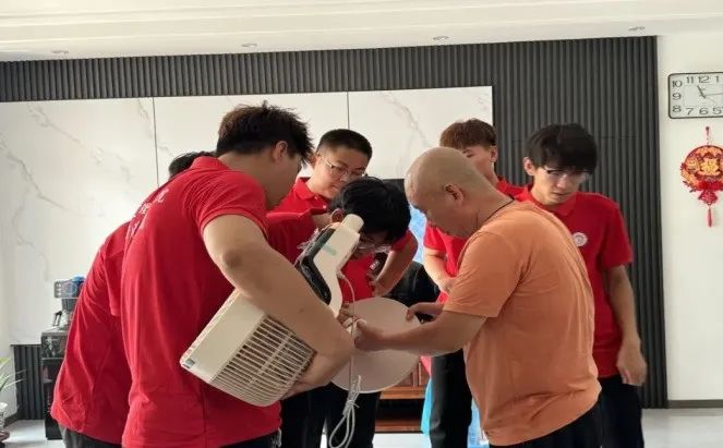 社會實(shí)踐(十六)勇?lián)鷷r(shí)代使命,助力興村振興——保定理工學(xué)院經(jīng)濟(jì)學(xué)院“三下鄉(xiāng)”社會實(shí)踐