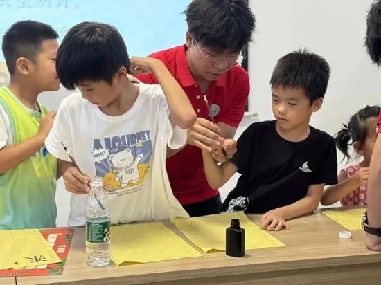社會實踐(十七)|七彩假期護童夢,情暖童心傳文明①——保定理工學院經濟學院“三下鄉(xiāng)”社會實踐