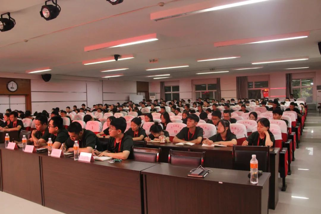 保定理工學(xué)院||行遠(yuǎn)自邇，篤行不怠——2024-2025學(xué)年學(xué)管干部第一次培訓(xùn)會