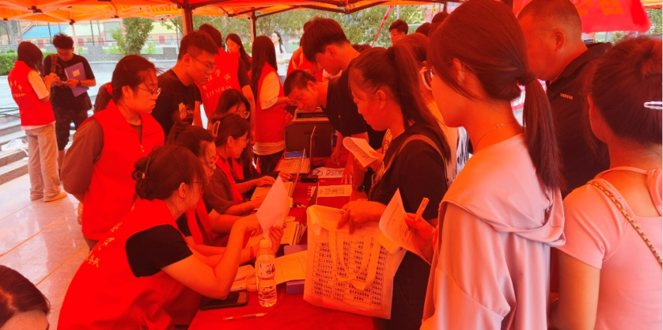 我為同學(xué)做實(shí)事 | 管理學(xué)院“同伴成長,暖心起航