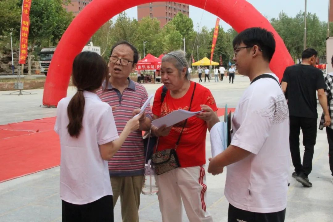 會(huì)計(jì)學(xué)院“攜手同行,實(shí)時(shí)暖心”