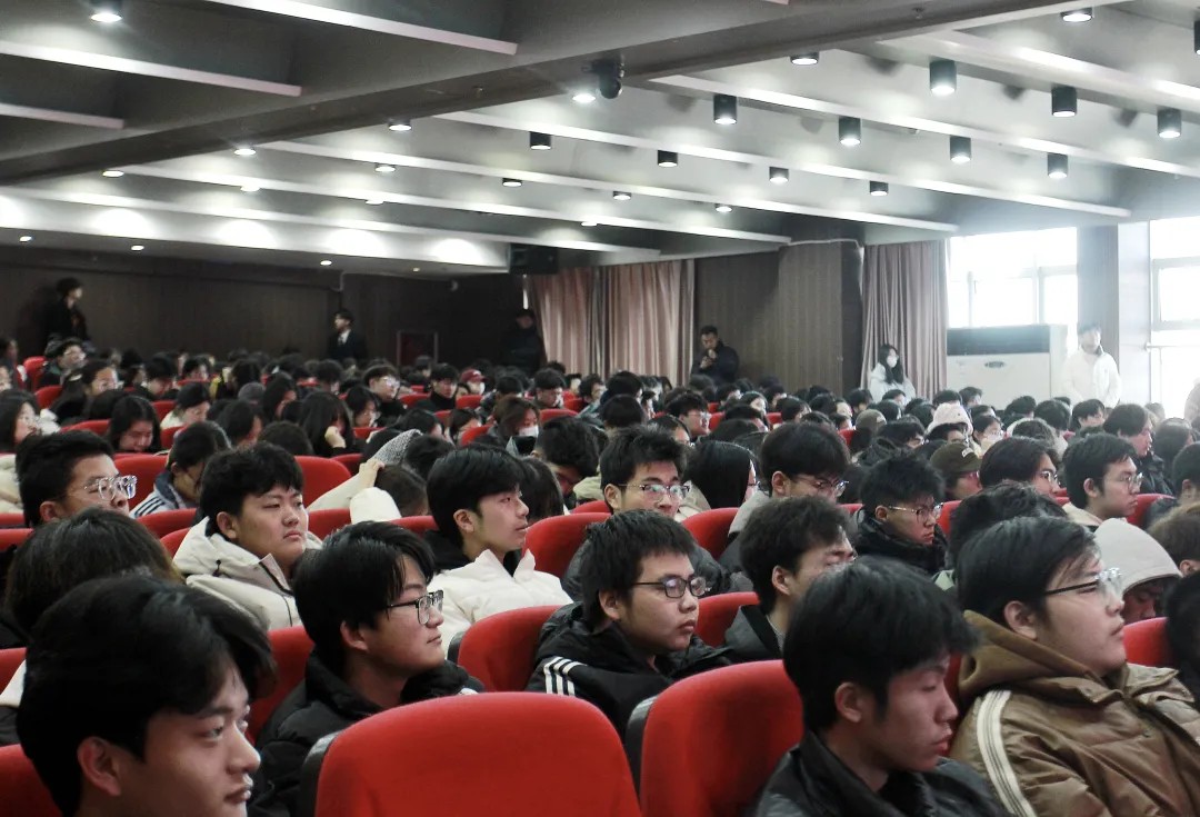 思政教育||“弘揚(yáng)體育精神，不負(fù)青春年華”奧林匹克主題講座順利開(kāi)展