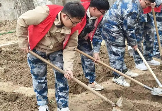 在勞動中成長，在教育中收獲