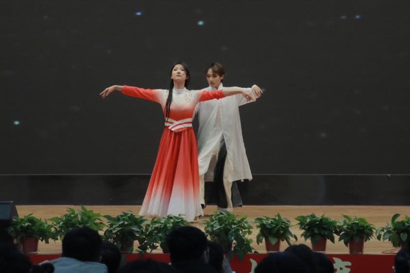 砥礪深耕展碩果 挺膺擔(dān)當(dāng)新時(shí)代||保定理工學(xué)院2024年度學(xué)生表彰大會(huì)勝利召開(kāi)