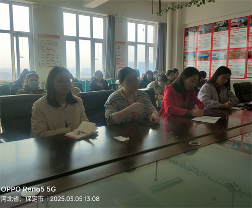 外國(guó)語學(xué)院2025屆畢業(yè)論文（設(shè)計(jì)）中期檢查評(píng)審會(huì)
