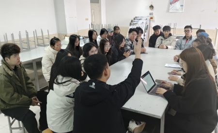 聚焦行業(yè)需求 共話實踐育人 ——廣電專業(yè)2025人才培養(yǎng)方案修訂師生座談會