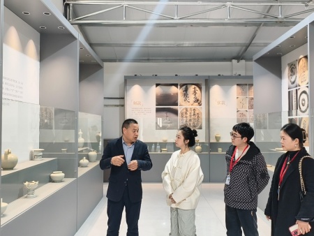 保定理工學院與大宋定瓷共商實習基地深度合作方案—校企攜手探索傳統(tǒng)文化傳承與創(chuàng)新路徑