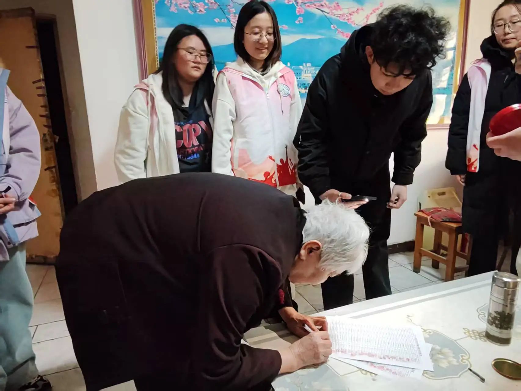 沐雷鋒之光，踐志愿之行