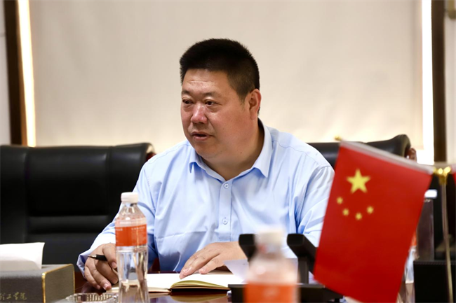 中共保定理工學(xué)院委員會(huì)召開4月份黨委理論學(xué)習(xí)中心組學(xué)習(xí)