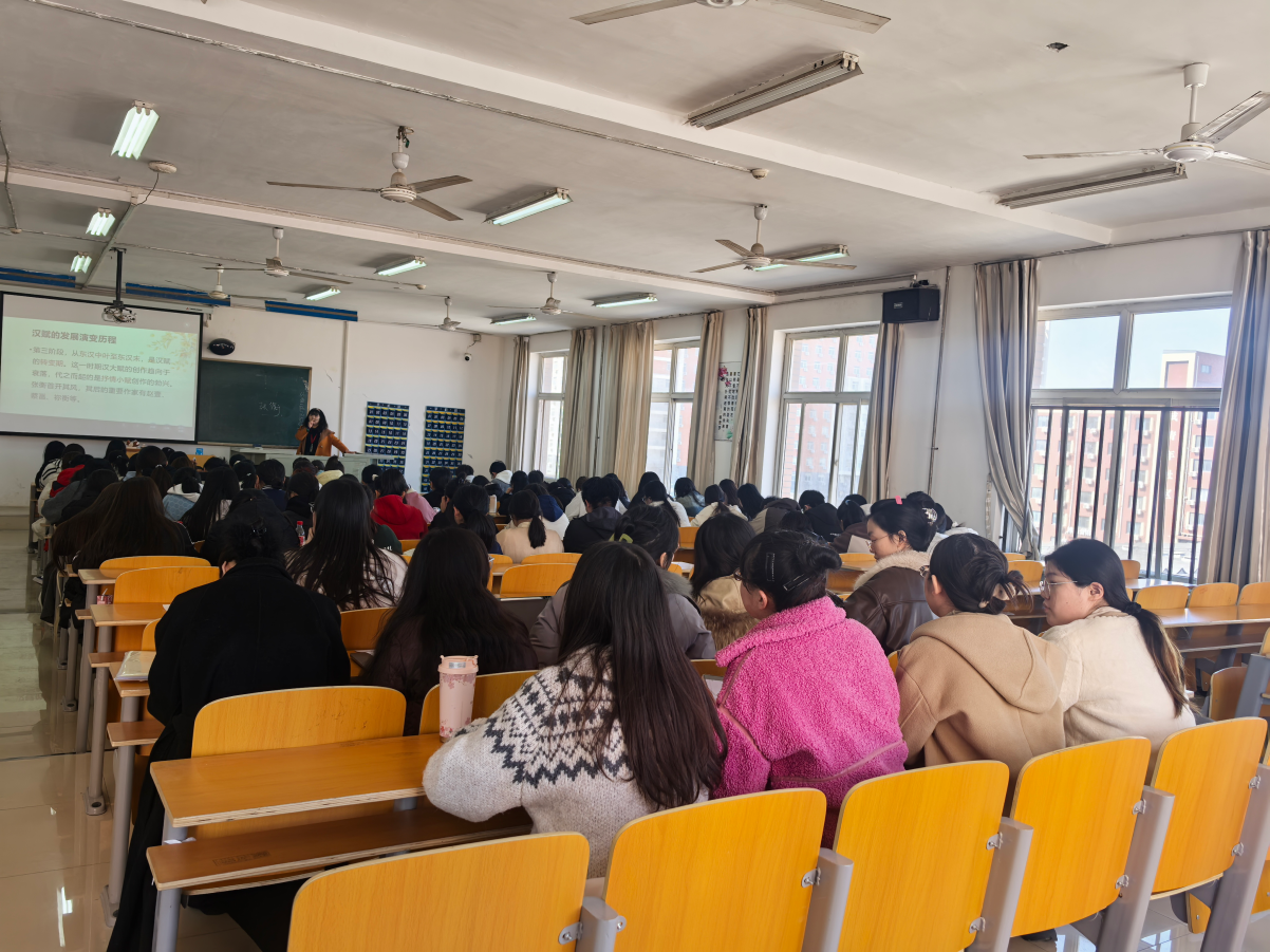 開展示范課觀摩活動，共探教學新路徑