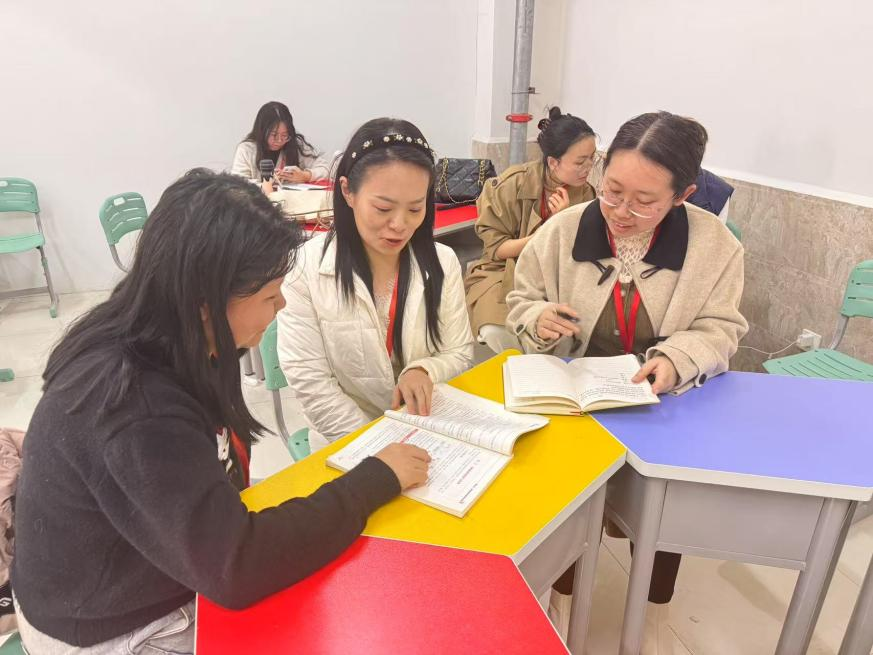 聚焦磨課研討，提升教學(xué)質(zhì)量 ——《現(xiàn)代教育技術(shù)》課程組探索教學(xué)新模式