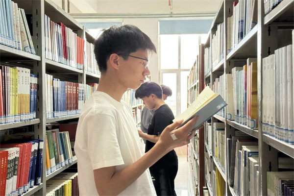 【書香啟智，經(jīng)韻潤(rùn)心】春光美如斯，讀書正當(dāng)時(shí)——世界讀書日閱讀活動(dòng)