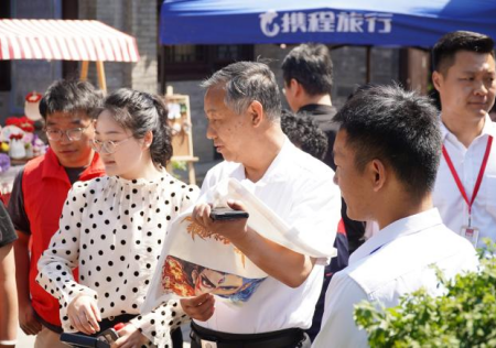 匠心非遺煥新顏 校館聯(lián)袂啟新篇 ——保定理工學院非遺手工市集燃動淮軍公所博物館
