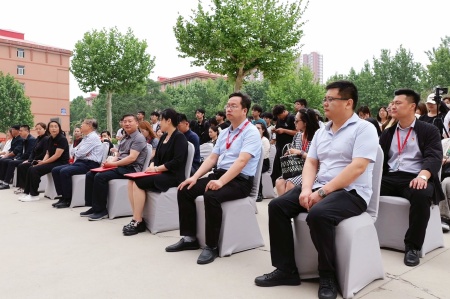保定理工學(xué)院藝術(shù)學(xué)院2025屆畢業(yè)設(shè)計作品展盛大開幕，校企共賞藝術(shù)盛宴