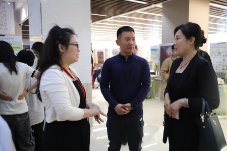 保定理工學(xué)院藝術(shù)學(xué)院2025屆畢業(yè)設(shè)計作品展盛大開幕，校企共賞藝術(shù)盛宴